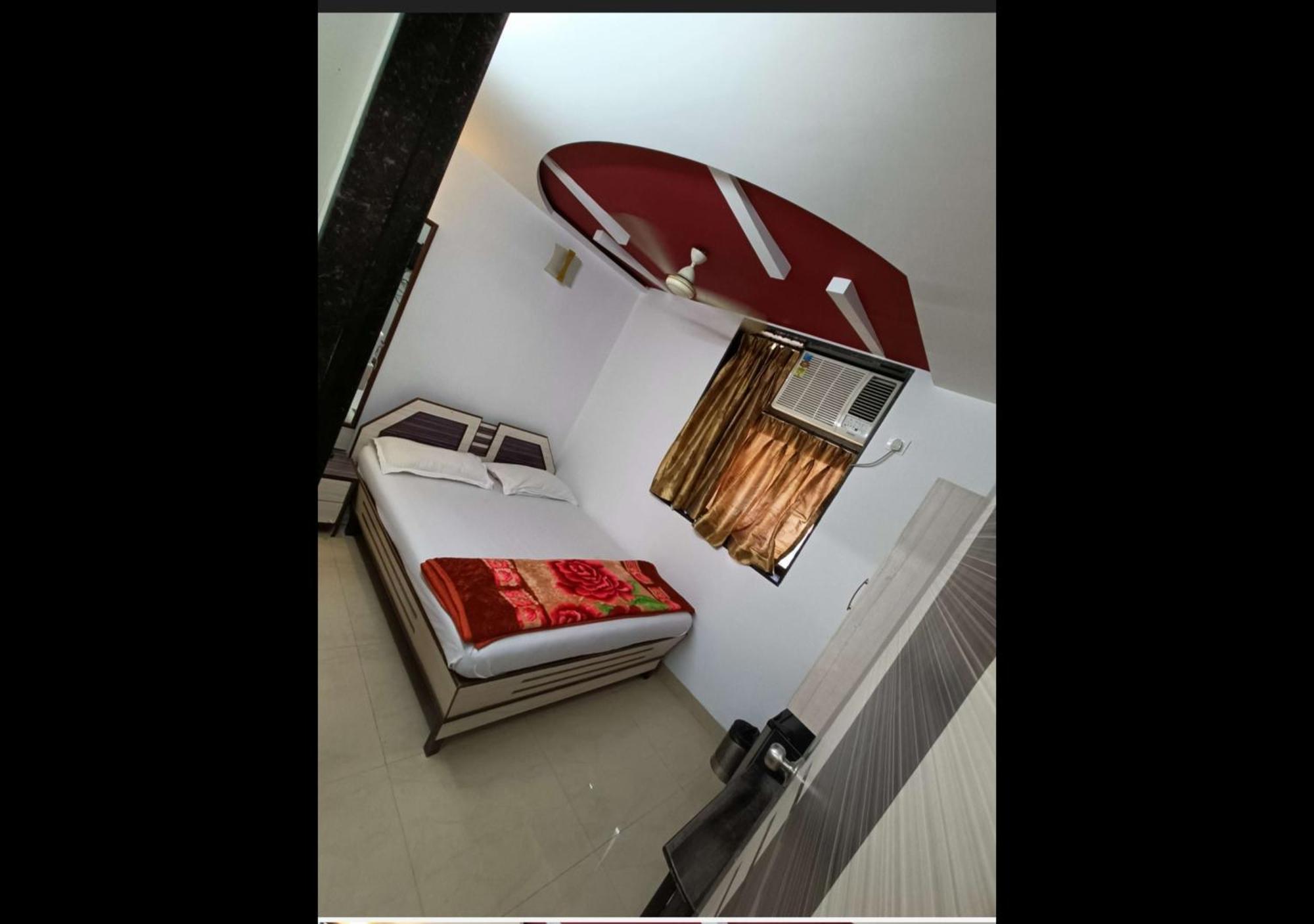 Hotel Broadway Colaba Мумбай Екстериор снимка
